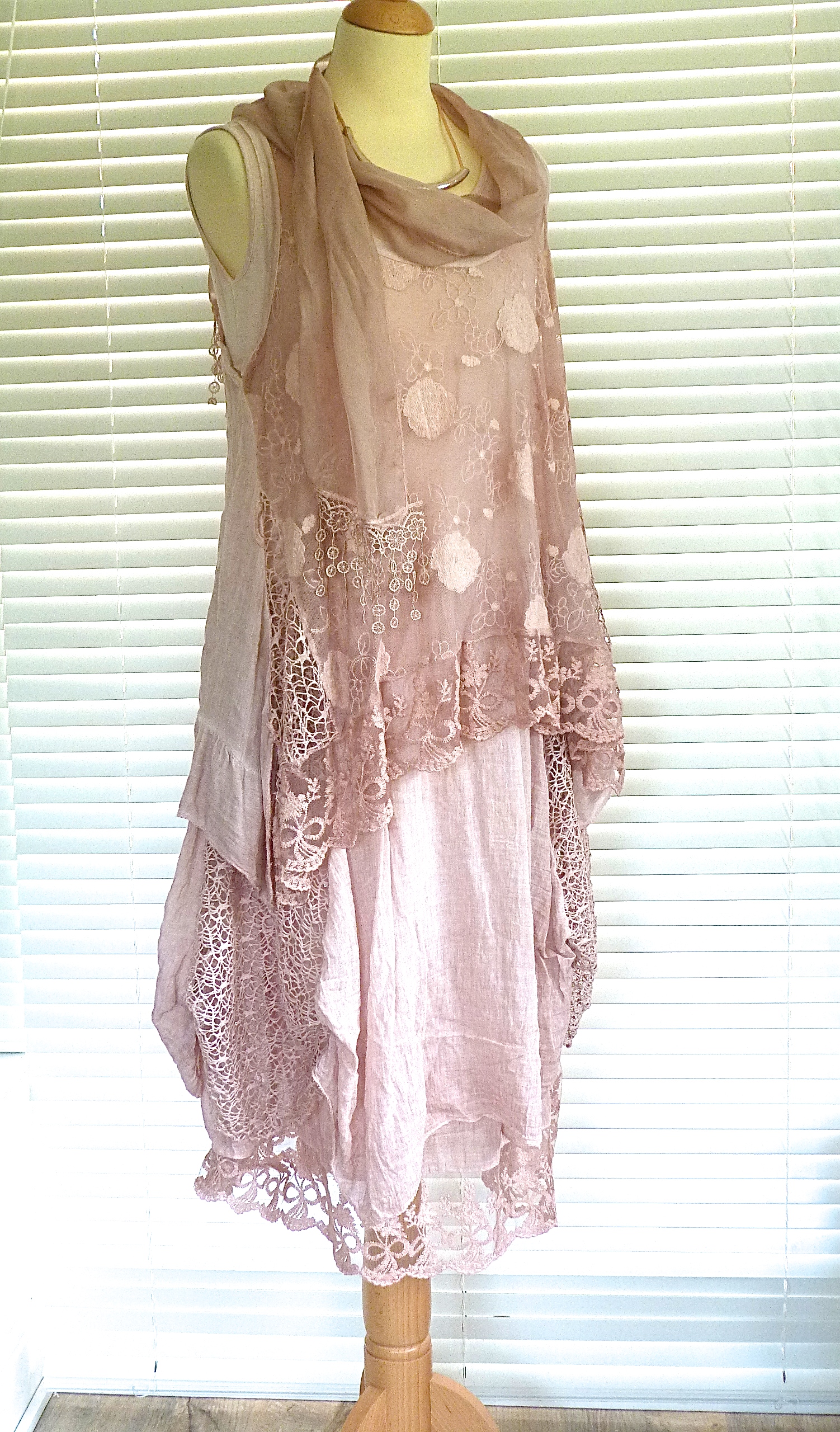 Gorgeous Italian lagenlook cotton and lace sleeveless dress set – Tonia ...